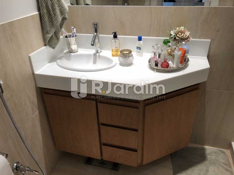 Conheça Banheiro suíte do imóvel - Apartamento À Venda - Copacabana - Rio de Janeiro - RJ - LAAP21610 - 19 Banheiro suíte - Apartamento À Venda - Copacabana - Rio de Janeiro - RJ - LAAP21610 - 19