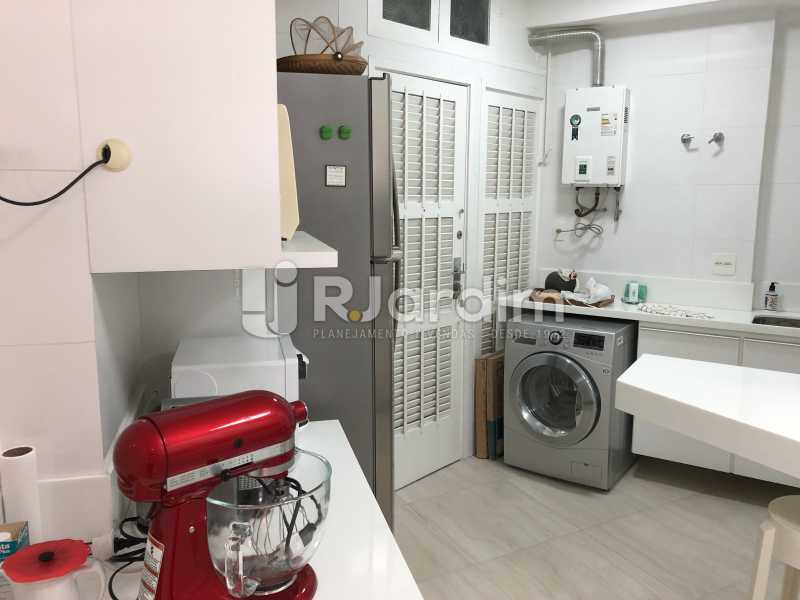 Conheça Área de serviço do imóvel - Apartamento À Venda - Copacabana - Rio de Janeiro - RJ - LAAP21610 - 26 Área de serviço - Apartamento À Venda - Copacabana - Rio de Janeiro - RJ - LAAP21610 - 26