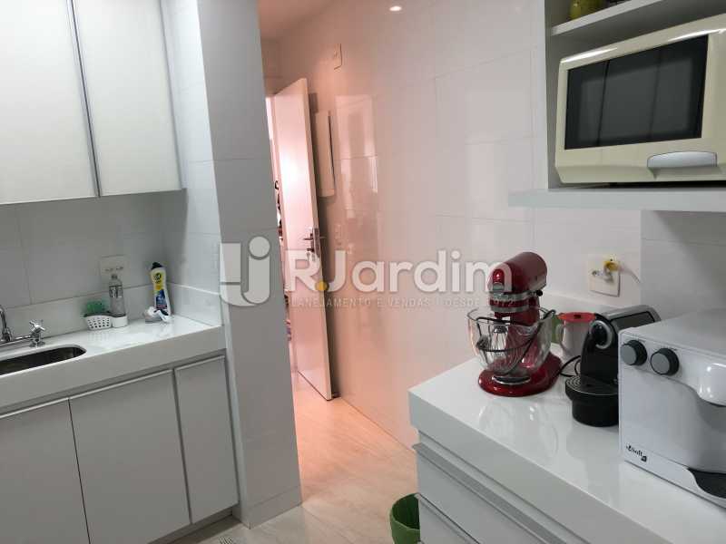 Conheça Cozinha do imóvel - Apartamento À Venda - Copacabana - Rio de Janeiro - RJ - LAAP21610 - 22 Cozinha - Apartamento À Venda - Copacabana - Rio de Janeiro - RJ - LAAP21610 - 22