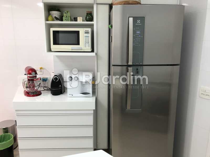 Conheça Cozinha do imóvel - Apartamento À Venda - Copacabana - Rio de Janeiro - RJ - LAAP21610 - 24 Cozinha - Apartamento À Venda - Copacabana - Rio de Janeiro - RJ - LAAP21610 - 24