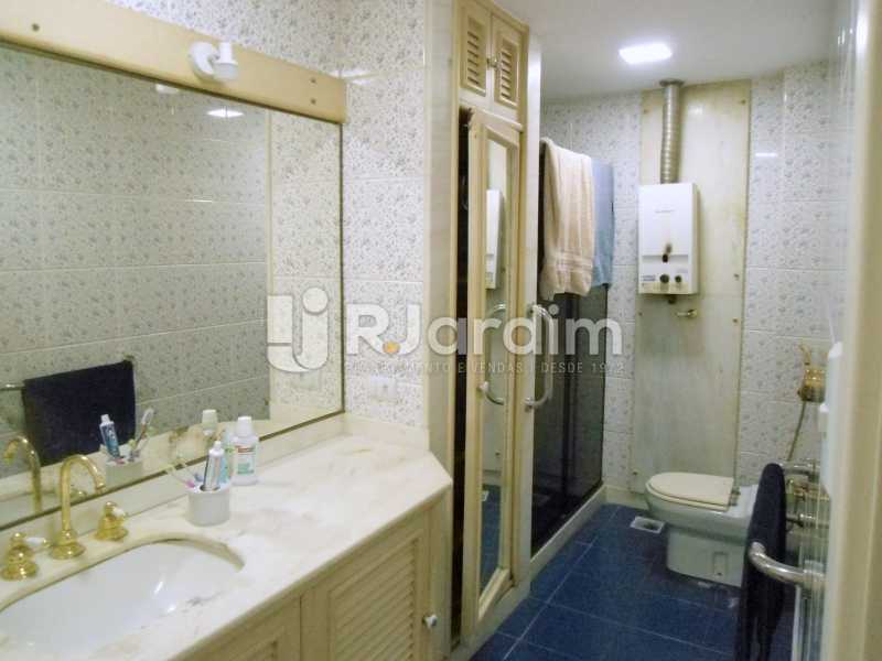 Conheça banho suite do imóvel - Apartamento À Venda - Leblon - Rio de Janeiro - RJ - LAAP50056 - 19 banho suite - Apartamento À Venda - Leblon - Rio de Janeiro - RJ - LAAP50056 - 19
