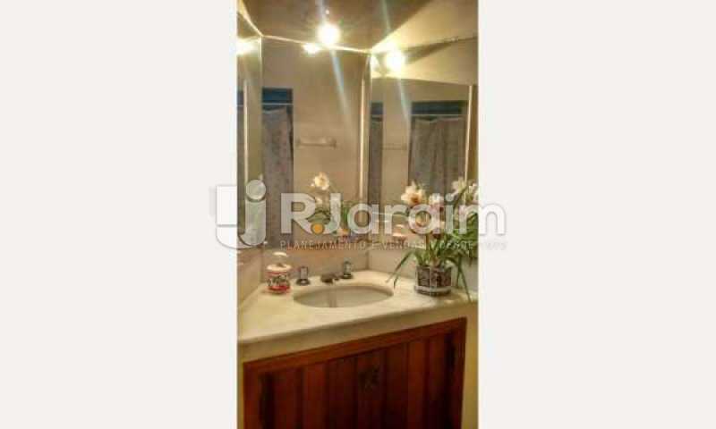 Conheça P LAVABO do imóvel - Casa Para Alugar - Jardim Botânico - Rio de Janeiro - RJ - LACA40051 - 18 P LAVABO - Casa Para Alugar - Jardim Botânico - Rio de Janeiro - RJ - LACA40051 - 18