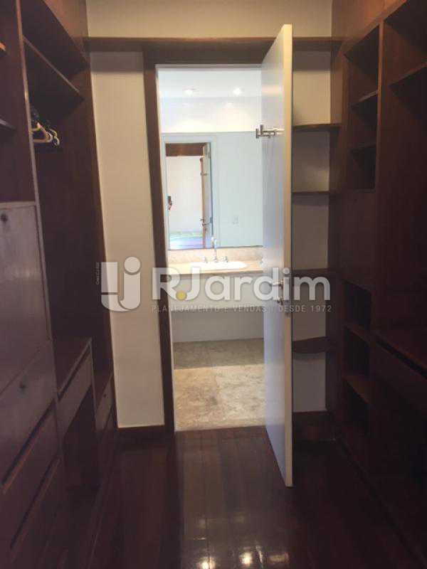 Conheça closet do imóvel - Apartamento Leblon 2 Quartos Aluguel Administração imóveis - LAAP21612 - 13 closet - Apartamento Leblon 2 Quartos Aluguel Administração imóveis - LAAP21612 - 13