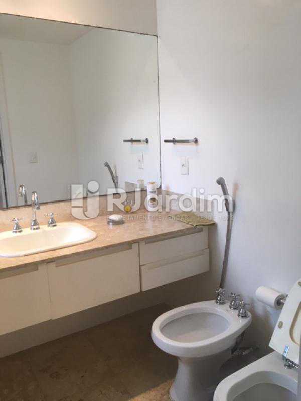 Conheça suite do imóvel - Apartamento Leblon 2 Quartos Aluguel Administração imóveis - LAAP21612 - 15 suite - Apartamento Leblon 2 Quartos Aluguel Administração imóveis - LAAP21612 - 15