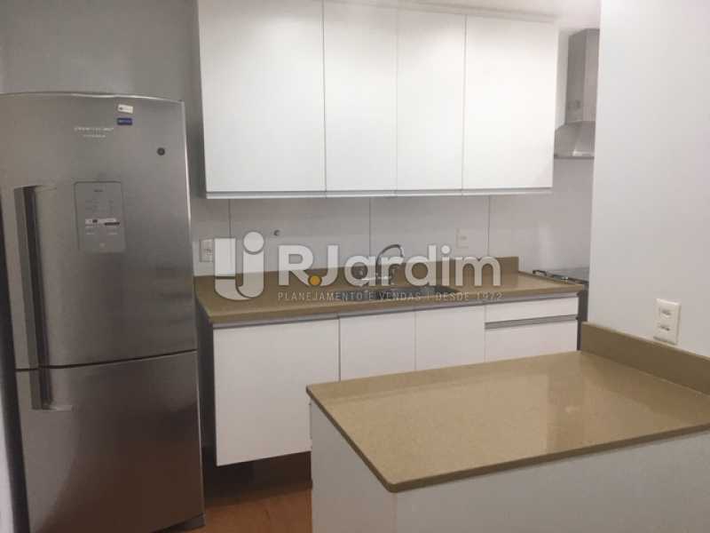 Conheça Cozinha do imóvel - Apartamento Leblon 2 Quartos Aluguel Administração imóveis - LAAP21612 - 22 Cozinha - Apartamento Leblon 2 Quartos Aluguel Administração imóveis - LAAP21612 - 22