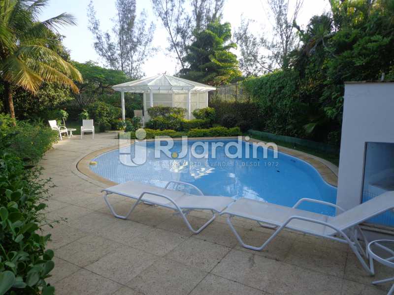 Conheça Piscina do imóvel - Casa em Condominio À Venda - Barra da Tijuca - Rio de Janeiro - RJ - LACN50012 - 4 Piscina - Casa em Condominio À Venda - Barra da Tijuca - Rio de Janeiro - RJ - LACN50012 - 4