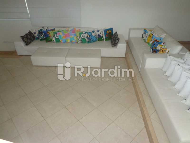 Conheça Sala cinema do imóvel - Casa em Condominio À Venda - Barra da Tijuca - Rio de Janeiro - RJ - LACN50012 - 8 Sala cinema - Casa em Condominio À Venda - Barra da Tijuca - Rio de Janeiro - RJ - LACN50012 - 8