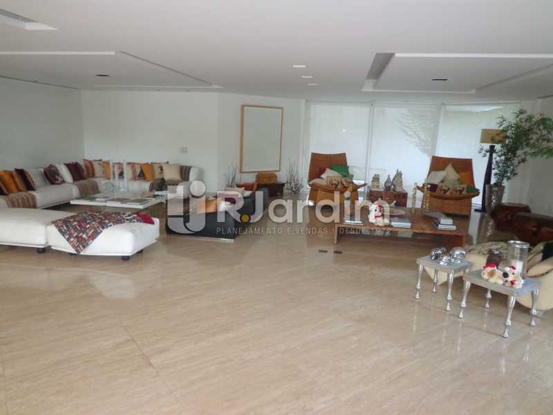 Conheça Living do imóvel - Casa em Condominio À Venda - Barra da Tijuca - Rio de Janeiro - RJ - LACN50012 - 11 Living - Casa em Condominio À Venda - Barra da Tijuca - Rio de Janeiro - RJ - LACN50012 - 11