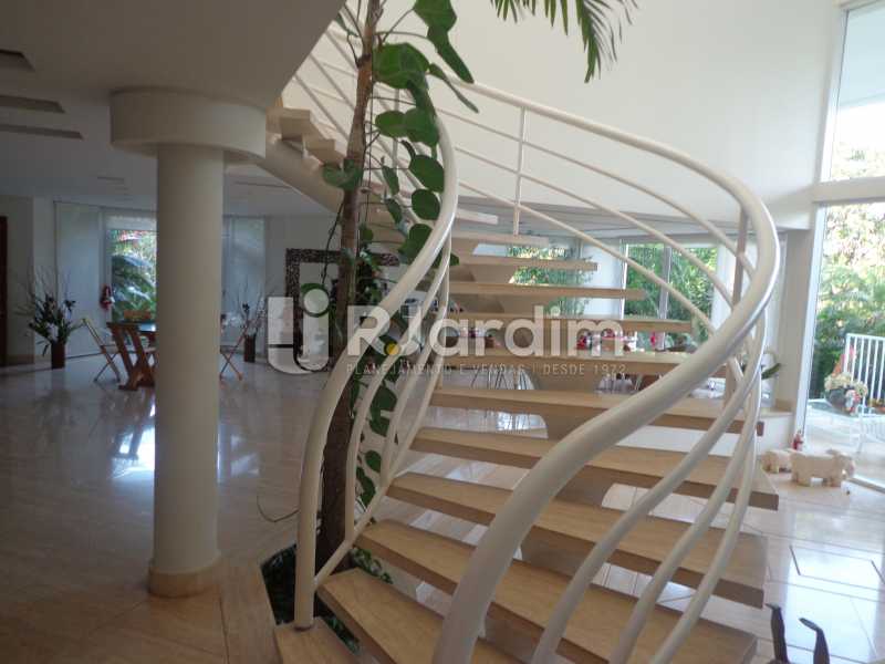 Conheça Acesso 2º piso do imóvel - Casa em Condominio À Venda - Barra da Tijuca - Rio de Janeiro - RJ - LACN50012 - 16 Acesso 2º piso - Casa em Condominio À Venda - Barra da Tijuca - Rio de Janeiro - RJ - LACN50012 - 16