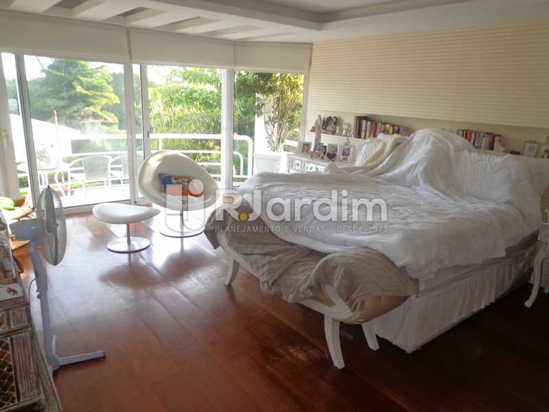 Conheça Suíte Master Principal do imóvel - Casa em Condominio À Venda - Barra da Tijuca - Rio de Janeiro - RJ - LACN50012 - 20 Suíte Master Principal - Casa em Condominio À Venda - Barra da Tijuca - Rio de Janeiro - RJ - LACN50012 - 20