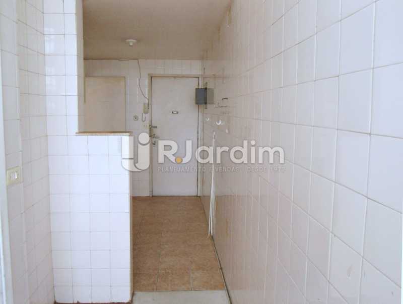 Conheça área e cozinha do imóvel - Apartamento À Venda - Leblon - Rio de Janeiro - RJ - LAAP10399 - 16 área e cozinha - Apartamento À Venda - Leblon - Rio de Janeiro - RJ - LAAP10399 - 16