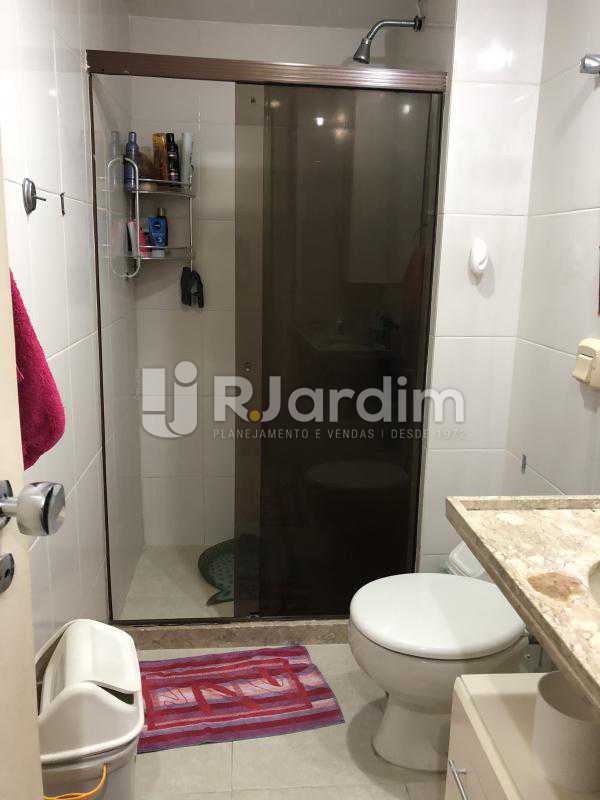 Conheça Banheiro social do imóvel - Apartamento À Venda - Copacabana - Rio de Janeiro - RJ - LAAP32246 - 13 Banheiro social - Apartamento À Venda - Copacabana - Rio de Janeiro - RJ - LAAP32246 - 13