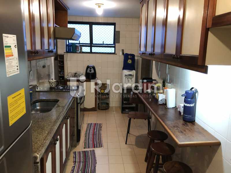 Conheça Cozinha do imóvel - Apartamento À Venda - Copacabana - Rio de Janeiro - RJ - LAAP32246 - 18 Cozinha - Apartamento À Venda - Copacabana - Rio de Janeiro - RJ - LAAP32246 - 18