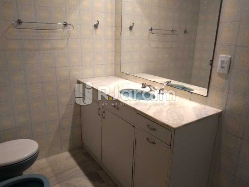 Conheça banheiro social do imóvel - Aluguel Imóveis Apartamento Ipanema 3 Quartos - LAAP32247 - 14 banheiro social - Aluguel Imóveis Apartamento Ipanema 3 Quartos - LAAP32247 - 14