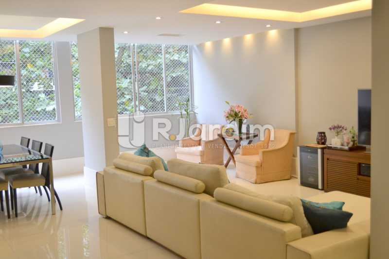 Conheça SALA do imóvel - Apartamento Rua General Venâncio Flores,Leblon, Zona Sul,Rio de Janeiro, RJ Para Alugar, 2 Quartos, 134m² - LAAP21617 - 1 SALA - Apartamento Rua General Venâncio Flores,Leblon, Zona Sul,Rio de Janeiro, RJ Para Alugar, 2 Quartos, 134m² - LAAP21617 - 1