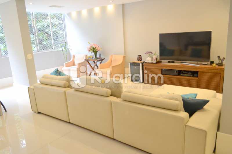 Conheça SALA do imóvel - Apartamento Rua General Venâncio Flores,Leblon, Zona Sul,Rio de Janeiro, RJ Para Alugar, 2 Quartos, 134m² - LAAP21617 - 5 SALA - Apartamento Rua General Venâncio Flores,Leblon, Zona Sul,Rio de Janeiro, RJ Para Alugar, 2 Quartos, 134m² - LAAP21617 - 5