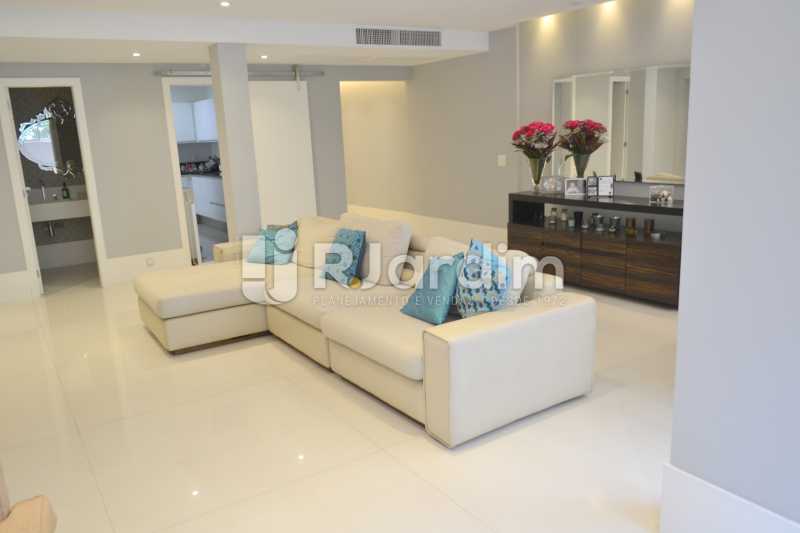 Conheça SALA do imóvel - Apartamento Rua General Venâncio Flores,Leblon, Zona Sul,Rio de Janeiro, RJ Para Alugar, 2 Quartos, 134m² - LAAP21617 - 8 SALA - Apartamento Rua General Venâncio Flores,Leblon, Zona Sul,Rio de Janeiro, RJ Para Alugar, 2 Quartos, 134m² - LAAP21617 - 8