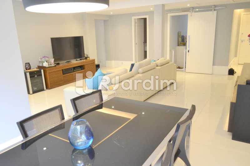 Conheça SALA do imóvel - Apartamento Rua General Venâncio Flores,Leblon, Zona Sul,Rio de Janeiro, RJ Para Alugar, 2 Quartos, 134m² - LAAP21617 - 9 SALA - Apartamento Rua General Venâncio Flores,Leblon, Zona Sul,Rio de Janeiro, RJ Para Alugar, 2 Quartos, 134m² - LAAP21617 - 9