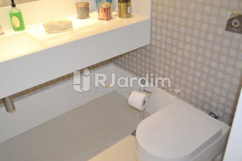 Conheça LAVABO do imóvel - Apartamento Rua General Venâncio Flores,Leblon, Zona Sul,Rio de Janeiro, RJ Para Alugar, 2 Quartos, 134m² - LAAP21617 - 12 LAVABO - Apartamento Rua General Venâncio Flores,Leblon, Zona Sul,Rio de Janeiro, RJ Para Alugar, 2 Quartos, 134m² - LAAP21617 - 12