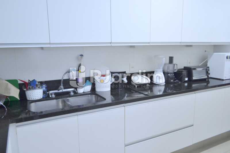 Conheça COZINHA do imóvel - Apartamento Rua General Venâncio Flores,Leblon, Zona Sul,Rio de Janeiro, RJ Para Alugar, 2 Quartos, 134m² - LAAP21617 - 27 COZINHA - Apartamento Rua General Venâncio Flores,Leblon, Zona Sul,Rio de Janeiro, RJ Para Alugar, 2 Quartos, 134m² - LAAP21617 - 27