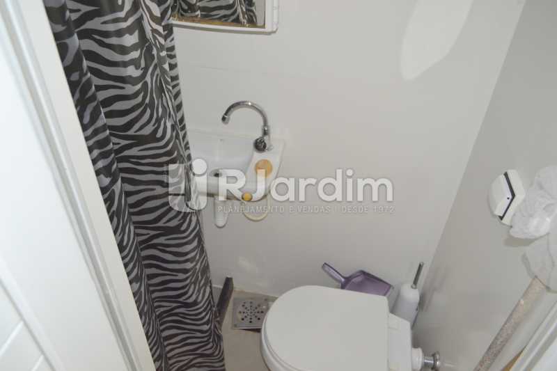 Conheça BANHEIRO DE SERVIÇO do imóvel - Apartamento Rua General Venâncio Flores,Leblon, Zona Sul,Rio de Janeiro, RJ Para Alugar, 2 Quartos, 134m² - LAAP21617 - 31 BANHEIRO DE SERVIÇO - Apartamento Rua General Venâncio Flores,Leblon, Zona Sul,Rio de Janeiro, RJ Para Alugar, 2 Quartos, 134m² - LAAP21617 - 31