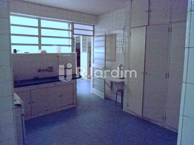 Conheça cozinha do imóvel - Compra Venda Avaliação Imóveis Apartamento Copacabana 4 Quartos - LAAP40824 - 27 cozinha - Compra Venda Avaliação Imóveis Apartamento Copacabana 4 Quartos - LAAP40824 - 27