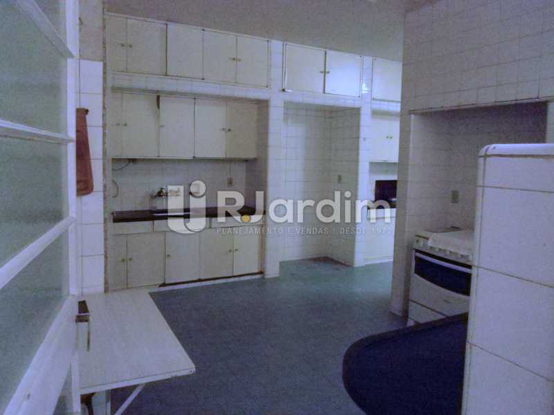 Conheça cozinha do imóvel - Compra Venda Avaliação Imóveis Apartamento Copacabana 4 Quartos - LAAP40824 - 26 cozinha - Compra Venda Avaliação Imóveis Apartamento Copacabana 4 Quartos - LAAP40824 - 26