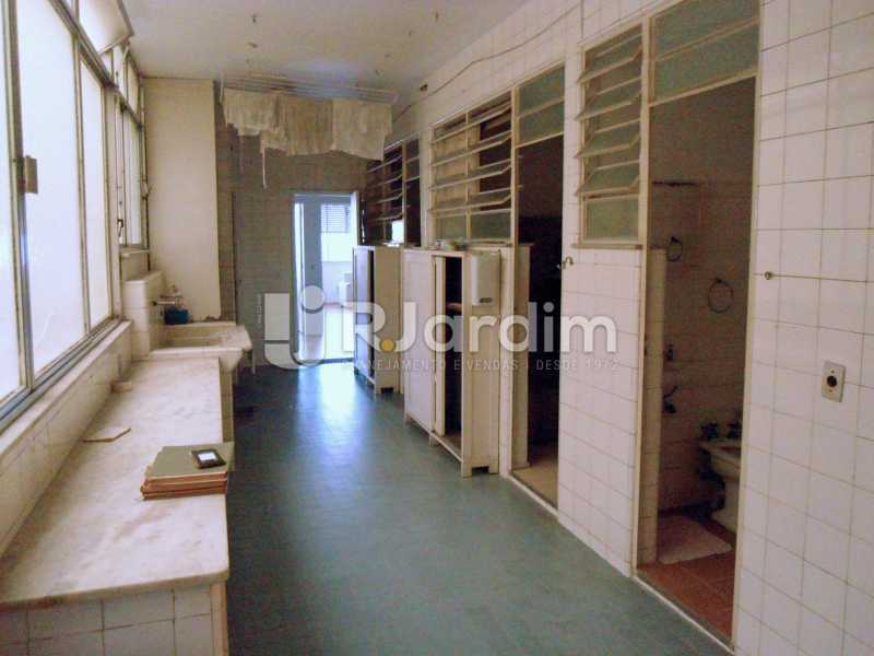 Conheça área e dependências do imóvel - Compra Venda Avaliação Imóveis Apartamento Copacabana 4 Quartos - LAAP40824 - 28 área e dependências - Compra Venda Avaliação Imóveis Apartamento Copacabana 4 Quartos - LAAP40824 - 28