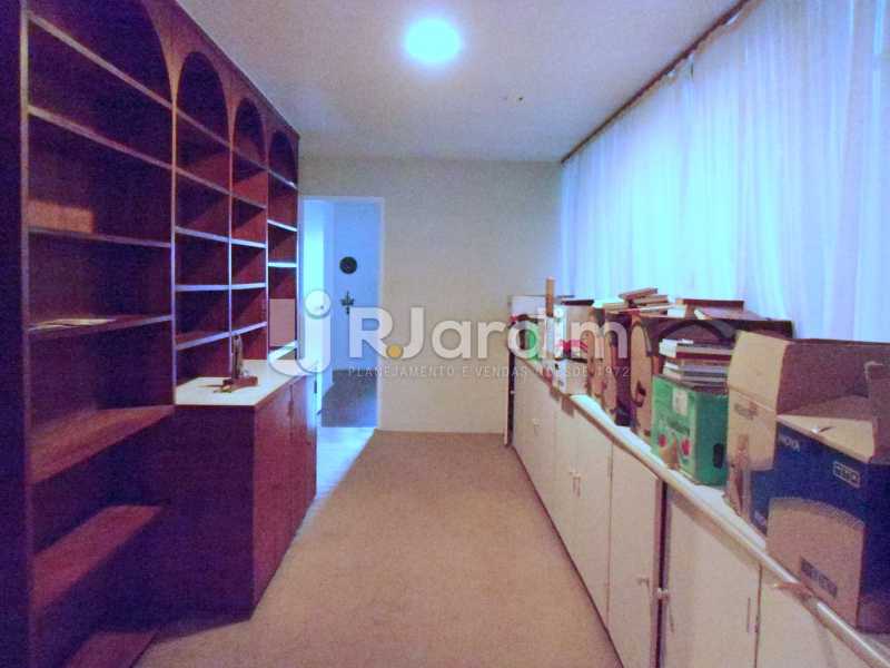 Conheça circulação do imóvel - Compra Venda Avaliação Imóveis Apartamento Copacabana 4 Quartos - LAAP40824 - 11 circulação - Compra Venda Avaliação Imóveis Apartamento Copacabana 4 Quartos - LAAP40824 - 11