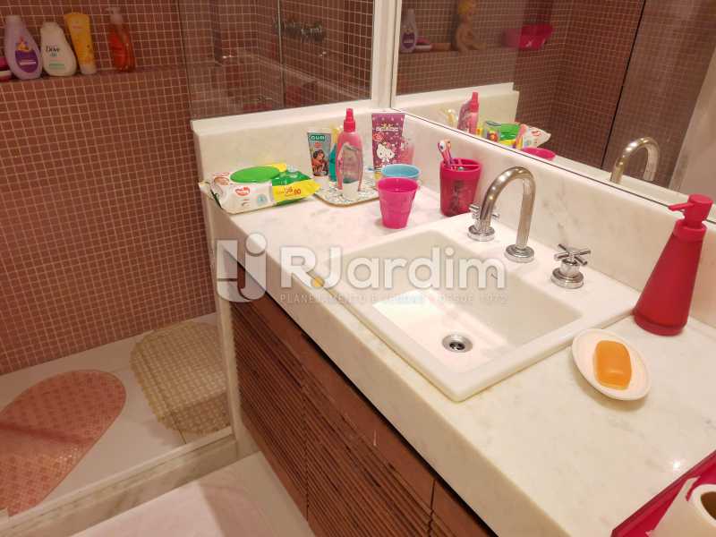 Conheça BANHEIRO SUÍTE do imóvel - Apartamento Barra da Tijuca 4 Quartos - LAAP40826 - 22 BANHEIRO SUÍTE - Apartamento Barra da Tijuca 4 Quartos - LAAP40826 - 22