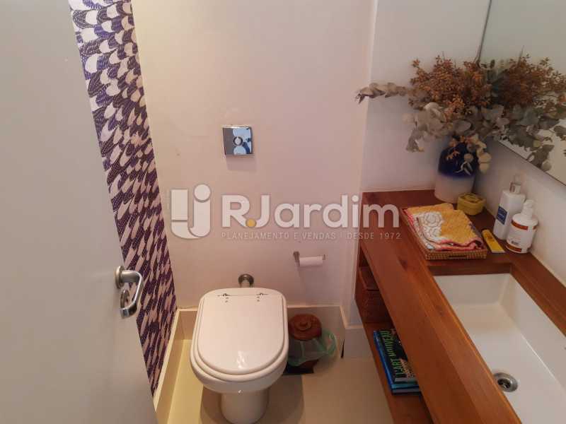 Conheça LAVABO do imóvel - Apartamento Barra da Tijuca 4 Quartos - LAAP40826 - 12 LAVABO - Apartamento Barra da Tijuca 4 Quartos - LAAP40826 - 12