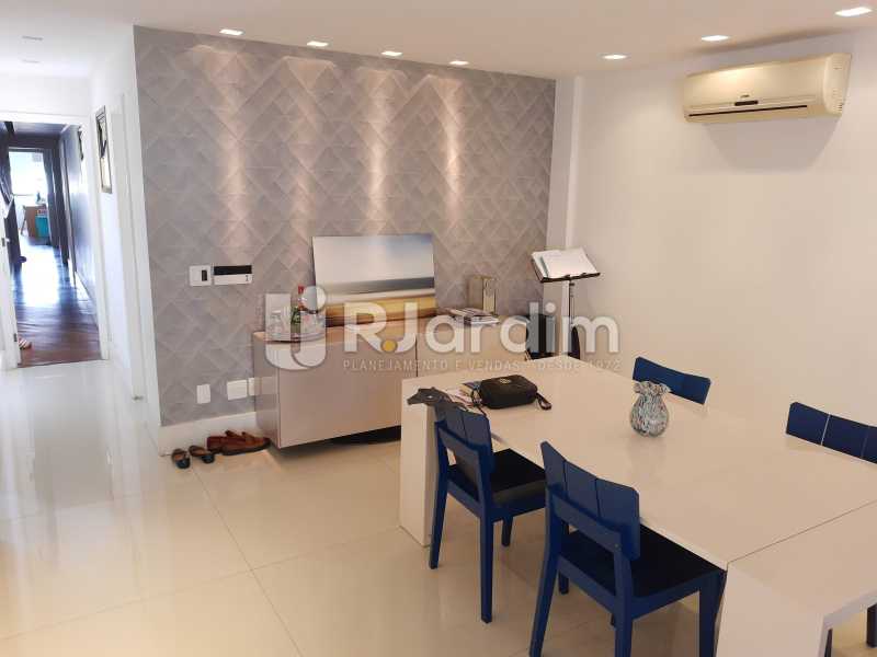 Conheça SALA do imóvel - Apartamento Barra da Tijuca 4 Quartos - LAAP40826 - 3 SALA - Apartamento Barra da Tijuca 4 Quartos - LAAP40826 - 3