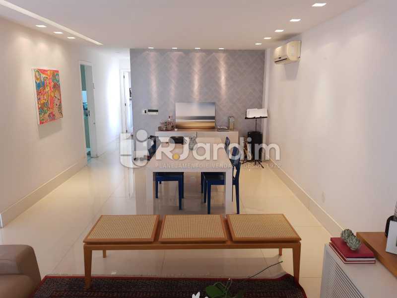 Conheça SALA do imóvel - Apartamento Barra da Tijuca 4 Quartos - LAAP40826 - 10 SALA - Apartamento Barra da Tijuca 4 Quartos - LAAP40826 - 10