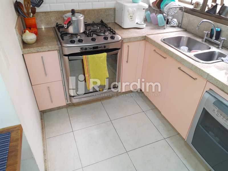 Conheça COZINHA do imóvel - Apartamento Barra da Tijuca 4 Quartos - LAAP40826 - 25 COZINHA - Apartamento Barra da Tijuca 4 Quartos - LAAP40826 - 25