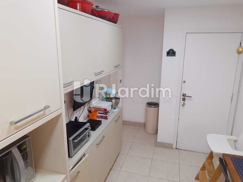 Conheça COZINHA do imóvel - Apartamento Barra da Tijuca 4 Quartos - LAAP40826 - 26 COZINHA - Apartamento Barra da Tijuca 4 Quartos - LAAP40826 - 26