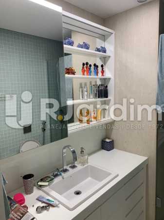 Conheça banheiro social do imóvel - Apartamento Leblon 4 Quartos - LAAP40827 - 13 banheiro social - Apartamento Leblon 4 Quartos - LAAP40827 - 13