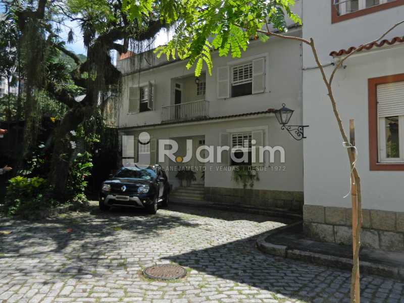 Conheça exterior do imóvel - Casa Triplex Residencial Botafogo 5 Quartos Garagem Compra Venda Avaliação Imóveis - LACV50002 - 3 exterior - Casa Triplex Residencial Botafogo 5 Quartos Garagem Compra Venda Avaliação Imóveis - LACV50002 - 3