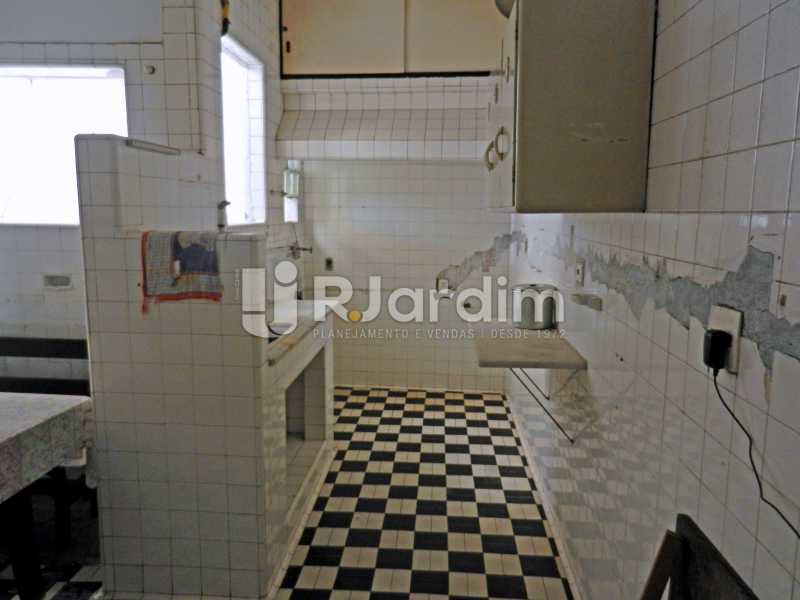 Conheça cozinha do imóvel - Casa Triplex Residencial Botafogo 5 Quartos Garagem Compra Venda Avaliação Imóveis - LACV50002 - 10 cozinha - Casa Triplex Residencial Botafogo 5 Quartos Garagem Compra Venda Avaliação Imóveis - LACV50002 - 10
