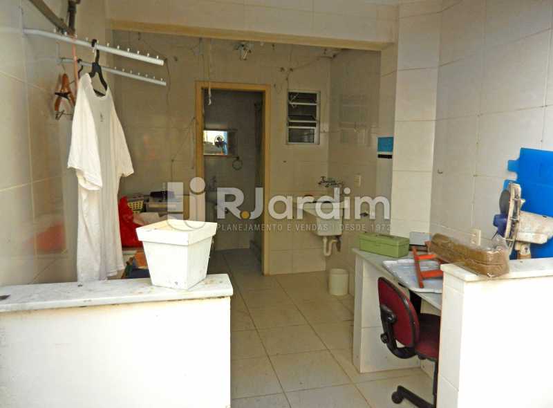 Conheça lavanderia e banho serviço do imóvel - Casa Triplex Residencial Botafogo 5 Quartos Garagem Compra Venda Avaliação Imóveis - LACV50002 - 13 lavanderia e banho serviço - Casa Triplex Residencial Botafogo 5 Quartos Garagem Compra Venda Avaliação Imóveis - LACV50002 - 13