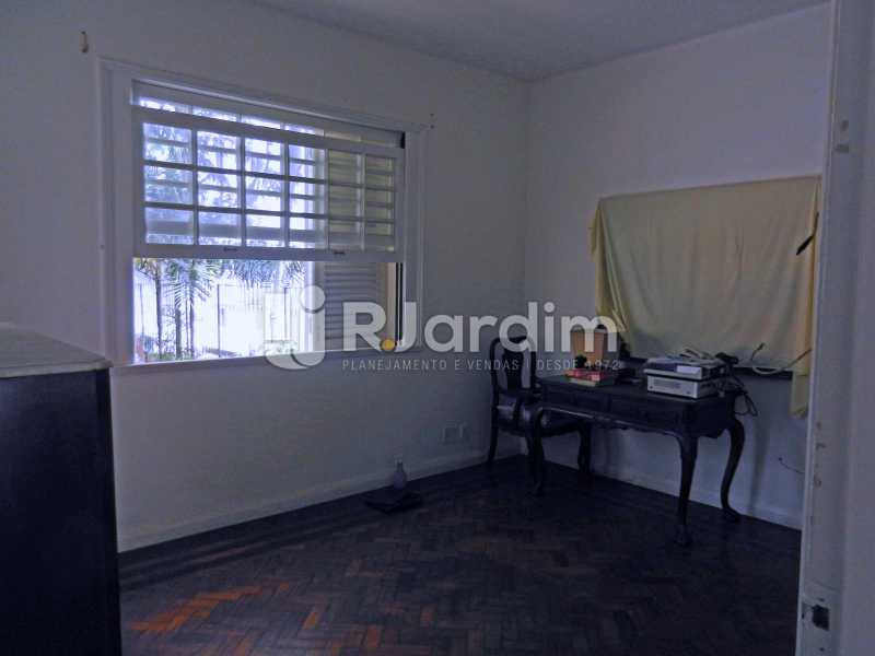 Conheça suite do imóvel - Casa Triplex Residencial Botafogo 5 Quartos Garagem Compra Venda Avaliação Imóveis - LACV50002 - 14 suite - Casa Triplex Residencial Botafogo 5 Quartos Garagem Compra Venda Avaliação Imóveis - LACV50002 - 14
