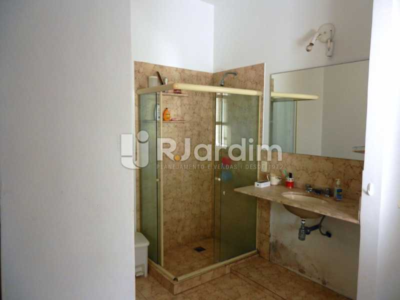 Conheça banho do imóvel - Casa Triplex Residencial Botafogo 5 Quartos Garagem Compra Venda Avaliação Imóveis - LACV50002 - 17 banho - Casa Triplex Residencial Botafogo 5 Quartos Garagem Compra Venda Avaliação Imóveis - LACV50002 - 17