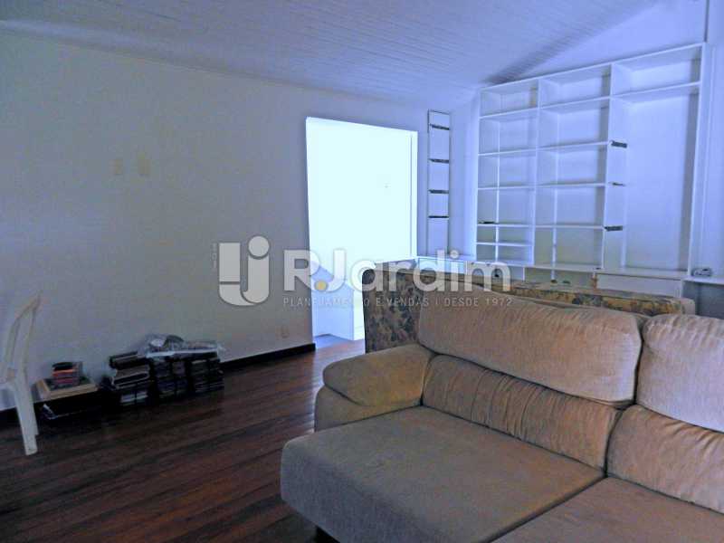 Conheça sala terraço do imóvel - Casa Triplex Residencial Botafogo 5 Quartos Garagem Compra Venda Avaliação Imóveis - LACV50002 - 31 sala terraço - Casa Triplex Residencial Botafogo 5 Quartos Garagem Compra Venda Avaliação Imóveis - LACV50002 - 31
