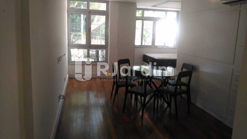Conheça SALA do imóvel - Apartamento Leblon 2 Quartos - LAAP21630 - 17 SALA - Apartamento Leblon 2 Quartos - LAAP21630 - 17