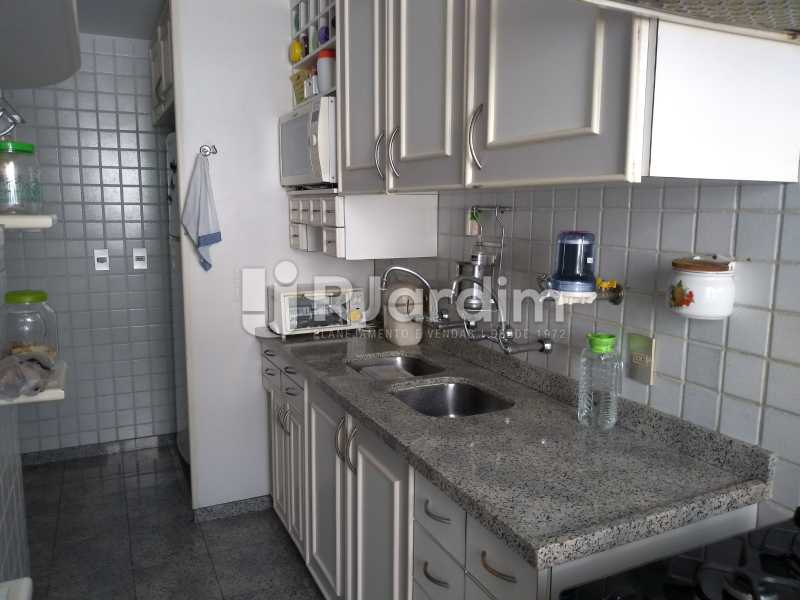 Conheça cozinha do imóvel - Apartamento Leblon 3 Quartos - LAAP32262 - 23 cozinha - Apartamento Leblon 3 Quartos - LAAP32262 - 23