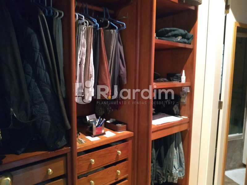 Conheça closet / suíte do imóvel - Apartamento Leblon 3 Quartos - LAAP32262 - 13 closet / suíte - Apartamento Leblon 3 Quartos - LAAP32262 - 13