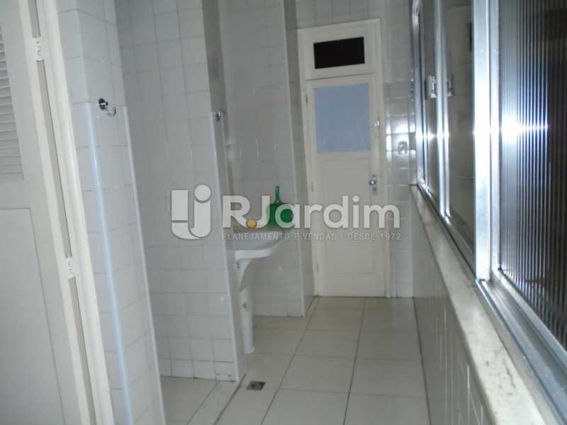 Conheça cozinha / entrada de serviço do imóvel - Apartamento Copacabana,Zona Sul,Rio de Janeiro,RJ À Venda,3 Quartos,107m² - BGAP30008 - 19 cozinha / entrada de serviço - Apartamento Copacabana,Zona Sul,Rio de Janeiro,RJ À Venda,3 Quartos,107m² - BGAP30008 - 19