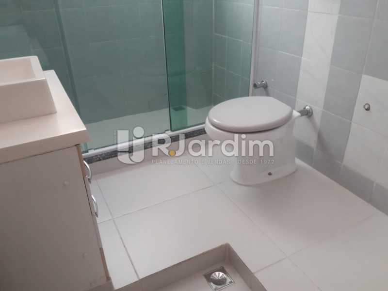 Conheça banheiro social do imóvel - Apartamento Copacabana,Zona Sul,Rio de Janeiro,RJ À Venda,3 Quartos,107m² - BGAP30008 - 16 banheiro social - Apartamento Copacabana,Zona Sul,Rio de Janeiro,RJ À Venda,3 Quartos,107m² - BGAP30008 - 16