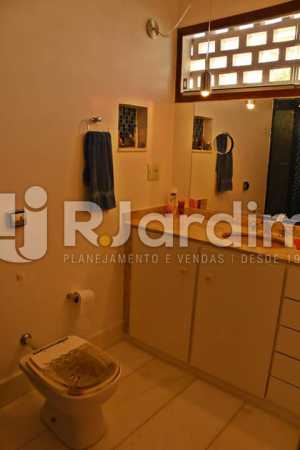 Conheça BANHEIRO SOCIAL do imóvel - Apartamento À Venda - Ipanema - Rio de Janeiro - RJ - LAAP21636 - 16 BANHEIRO SOCIAL - Apartamento À Venda - Ipanema - Rio de Janeiro - RJ - LAAP21636 - 16