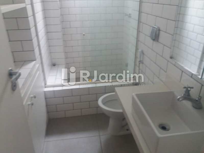 Conheça Banheiro social do imóvel - Apartamento Para Alugar Rua Engenheiro Cortes Sigaud,Leblon, Zona Sul,Rio de Janeiro - R$ 2.900 - LAAP32286 - 5 Banheiro social - Apartamento Para Alugar Rua Engenheiro Cortes Sigaud,Leblon, Zona Sul,Rio de Janeiro - R$ 2.900 - LAAP32286 - 5