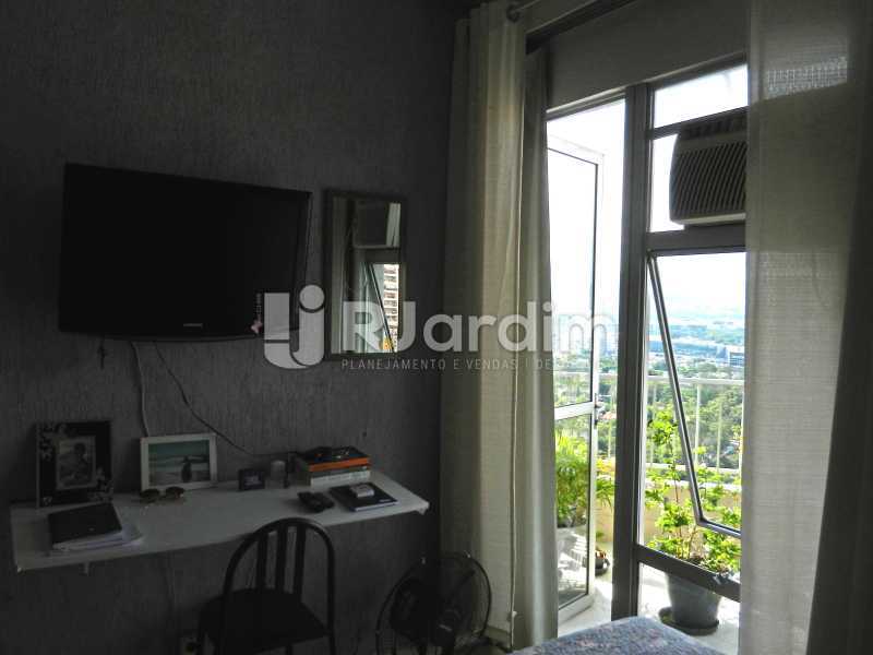 Conheça quarto 2 do imóvel - Cobertura Duplex Barra da Tijuca 2 Quartos - LACO20112 - 8 quarto 2 - Cobertura Duplex Barra da Tijuca 2 Quartos - LACO20112 - 8